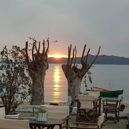 Pension Antonakis Ouranoupolis Greece Εξωτερικό φωτογραφία